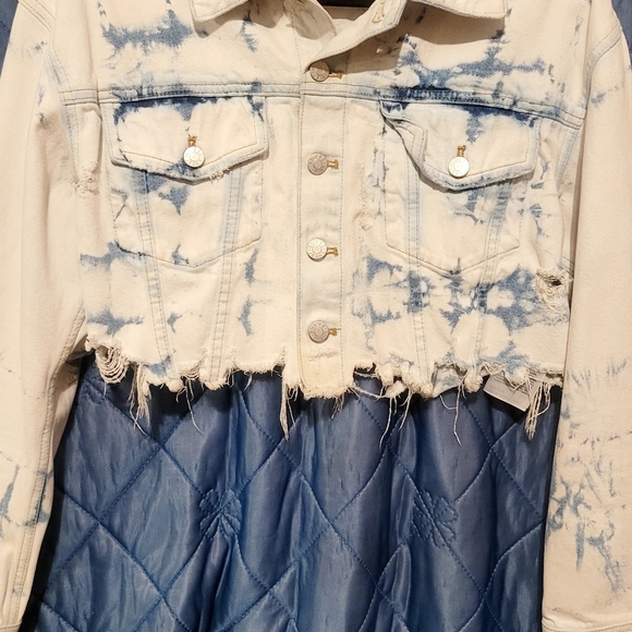 Guess White Denim Jacket with Light Blue Accents - Picture 2 of 12
